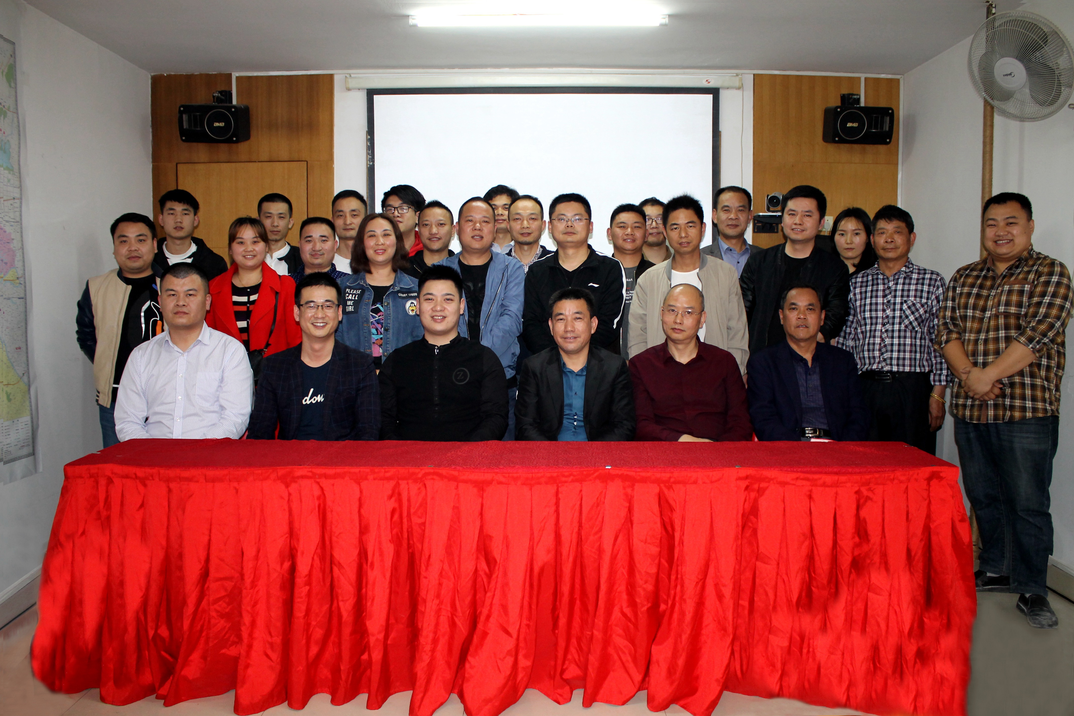 湖南中央空調(diào)，餐廳中央空調(diào)、中央空調(diào)工程、長(zhǎng)沙中央空調(diào)、中央空調(diào)總代理、長(zhǎng)沙中央空調(diào)工程